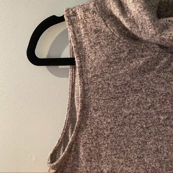 White House Black Market Grey Tanktop - Picture 4 of 4